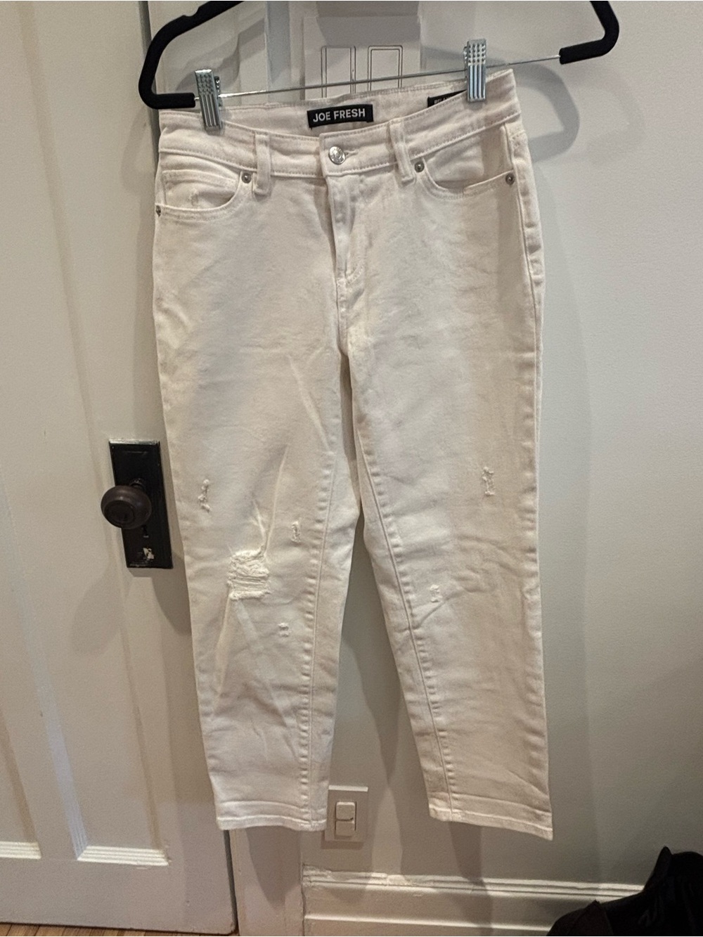 Joe Fresh White Cropped Distressed Women's Jeans